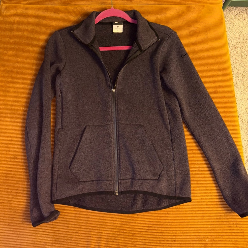Women’s charcoal grey knitted Nike jacket!
